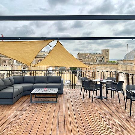 Florette Suite Designer Finish With Stunning Lounge Terrace By Arcobnb Il-Furjana Exteriör bild