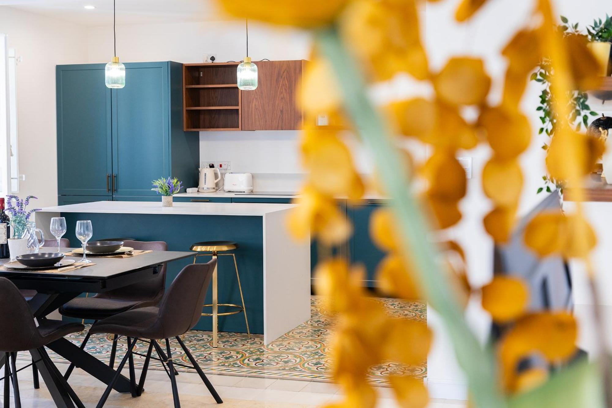 Florette Suite Designer Finish With Stunning Lounge Terrace By Arcobnb Il-Furjana Exteriör bild