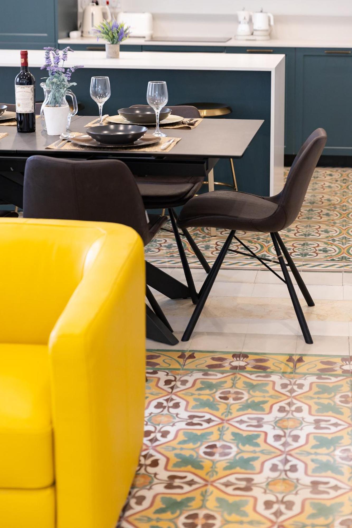 Florette Suite Designer Finish With Stunning Lounge Terrace By Arcobnb Il-Furjana Exteriör bild